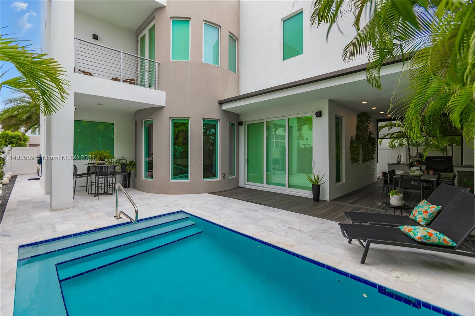 GRAND FLORIDIAN ESTATES - Residential Lease