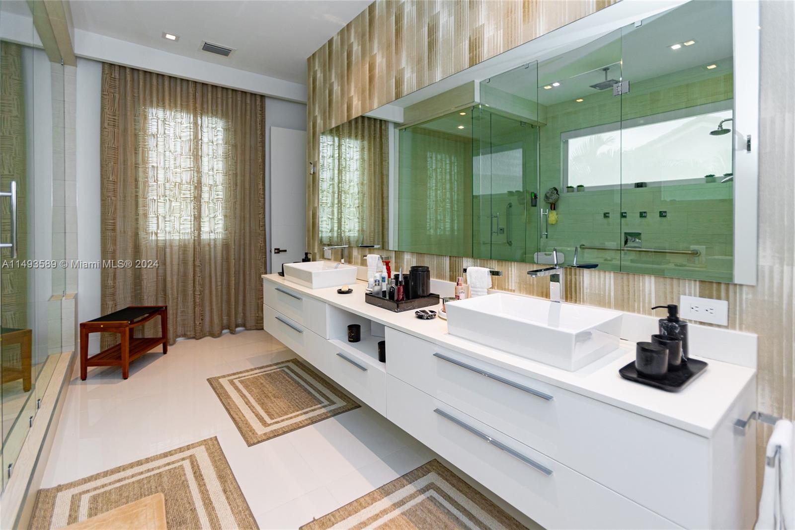 GRAND FLORIDIAN ESTATES - Residential Lease