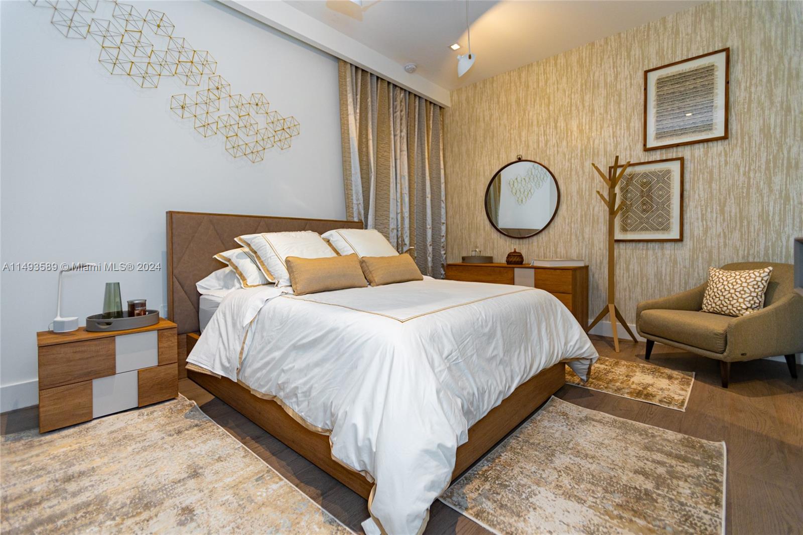 GRAND FLORIDIAN ESTATES - Residential Lease