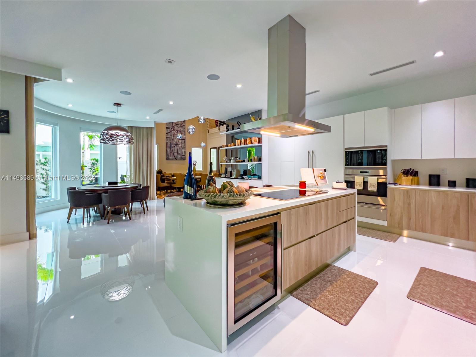 GRAND FLORIDIAN ESTATES - Residential Lease