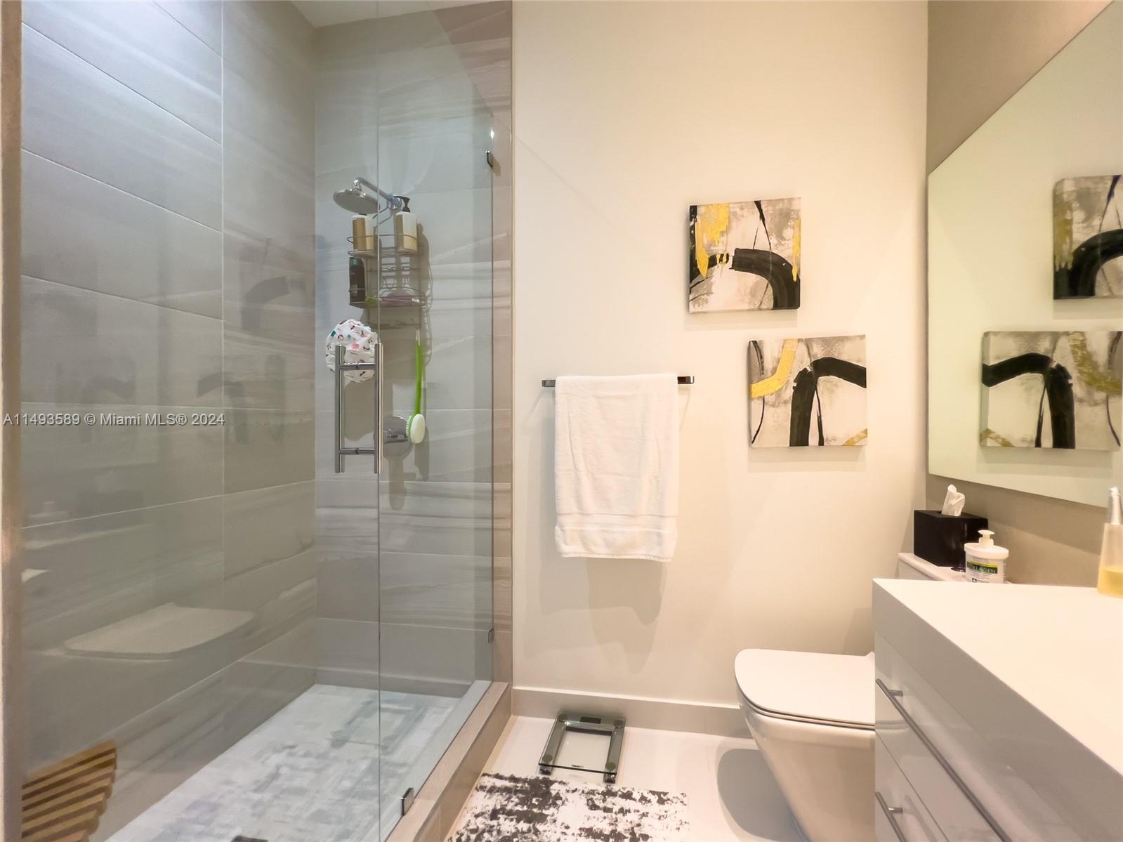 GRAND FLORIDIAN ESTATES - Residential Lease
