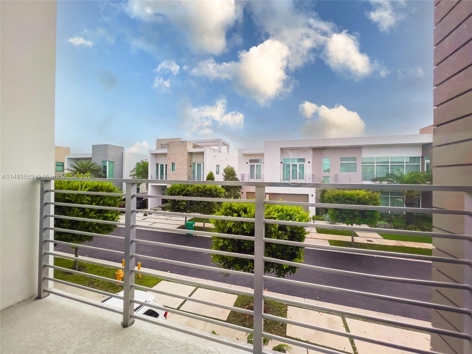 GRAND FLORIDIAN ESTATES - Residential Lease