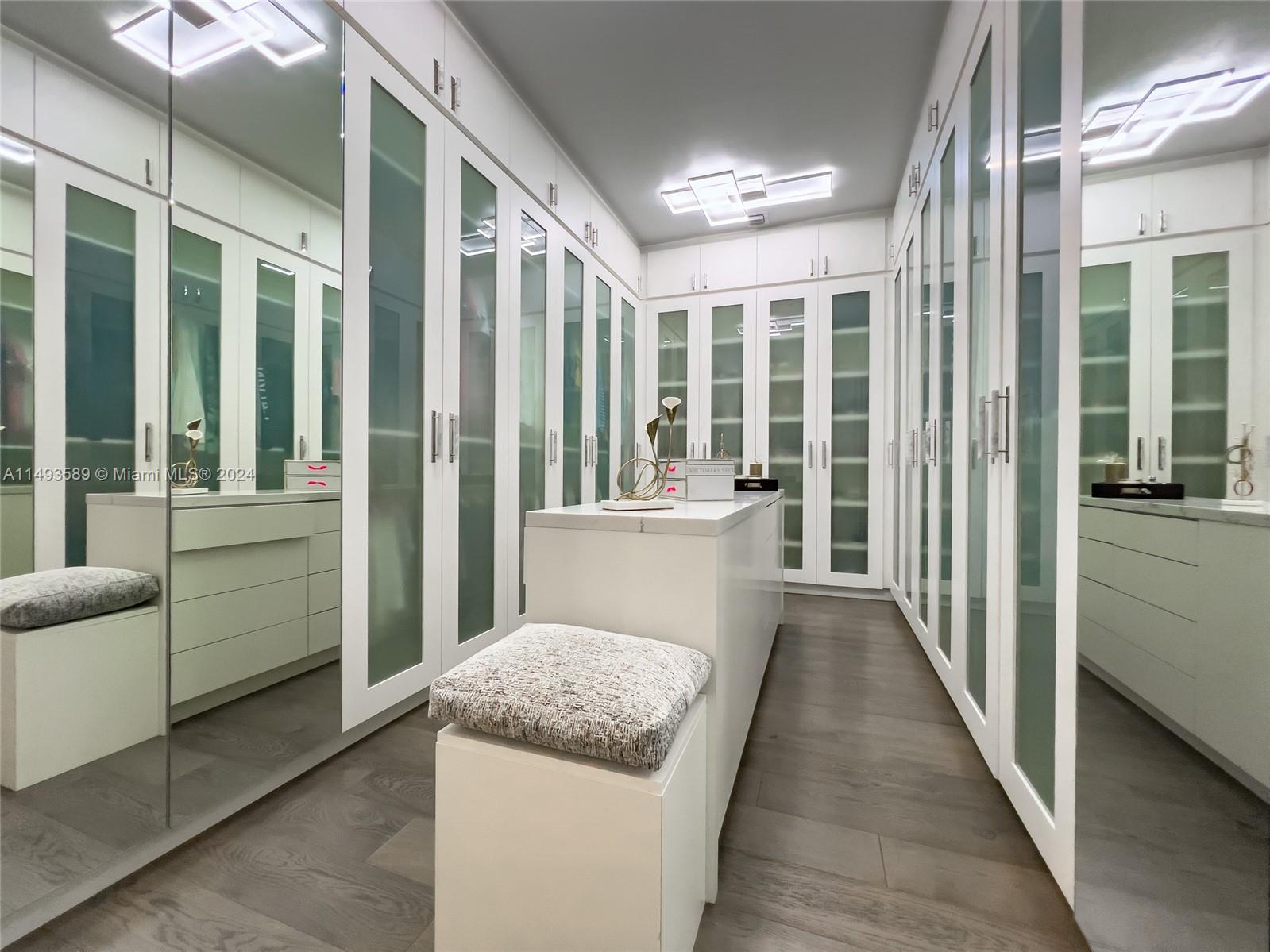 GRAND FLORIDIAN ESTATES - Residential Lease