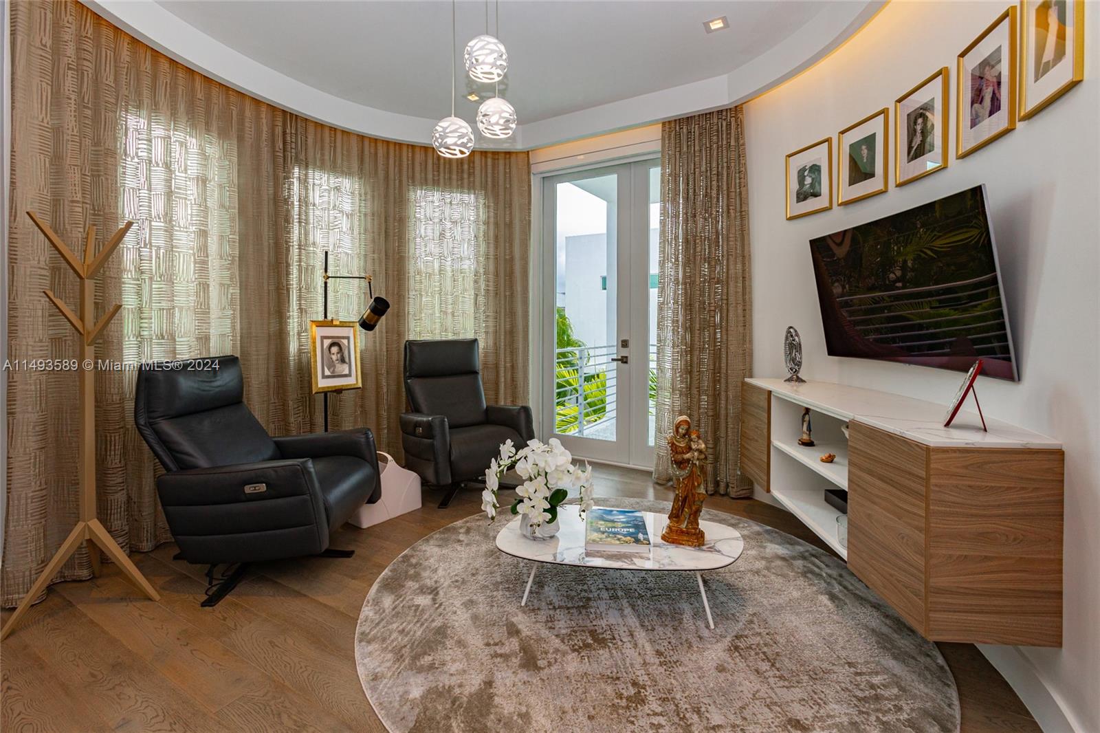 GRAND FLORIDIAN ESTATES - Residential Lease