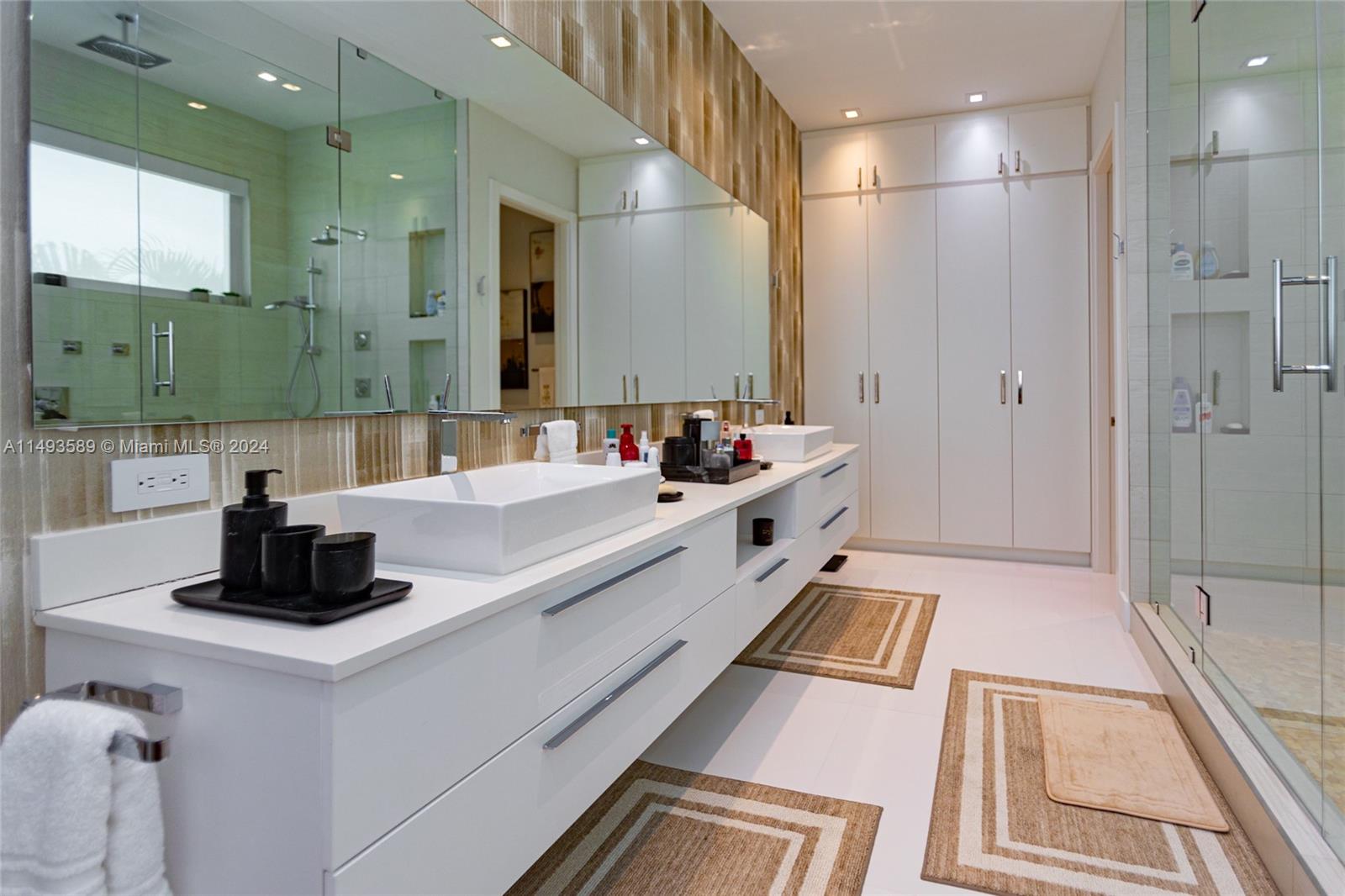 GRAND FLORIDIAN ESTATES - Residential Lease