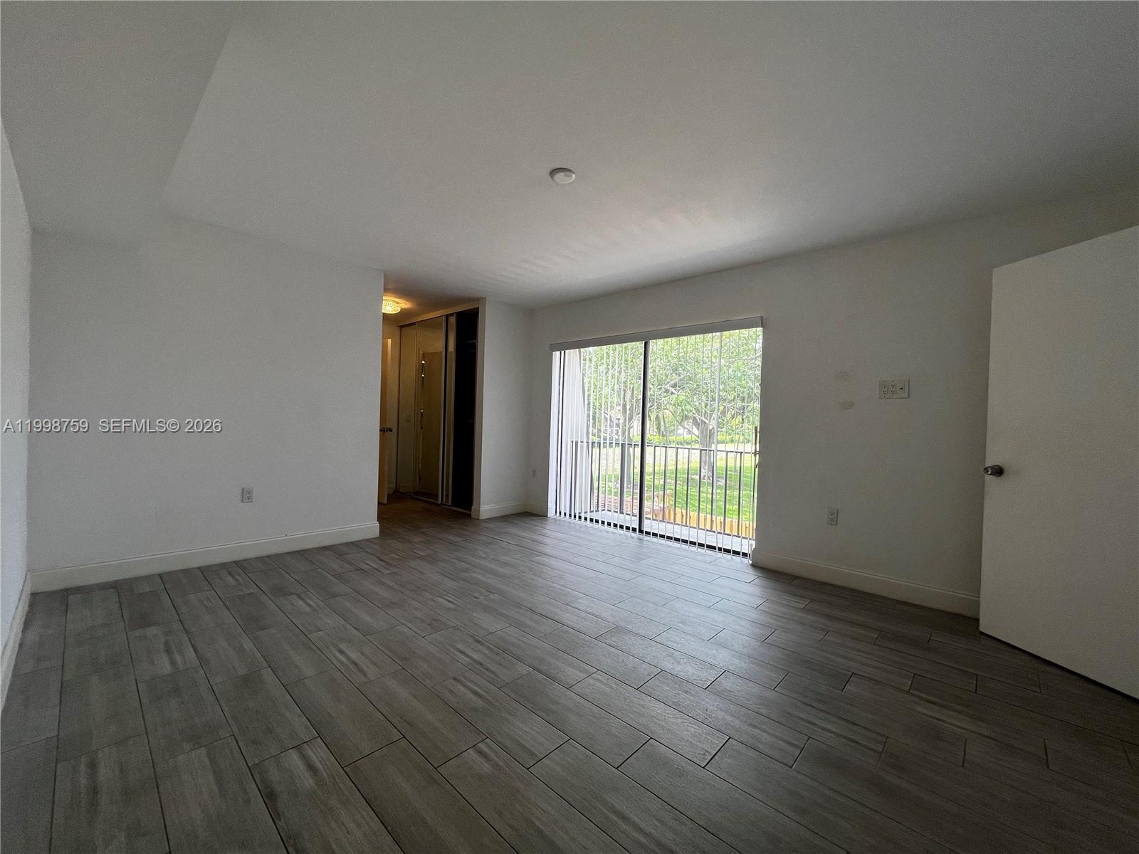 SHERWOOD LAKES - Residential