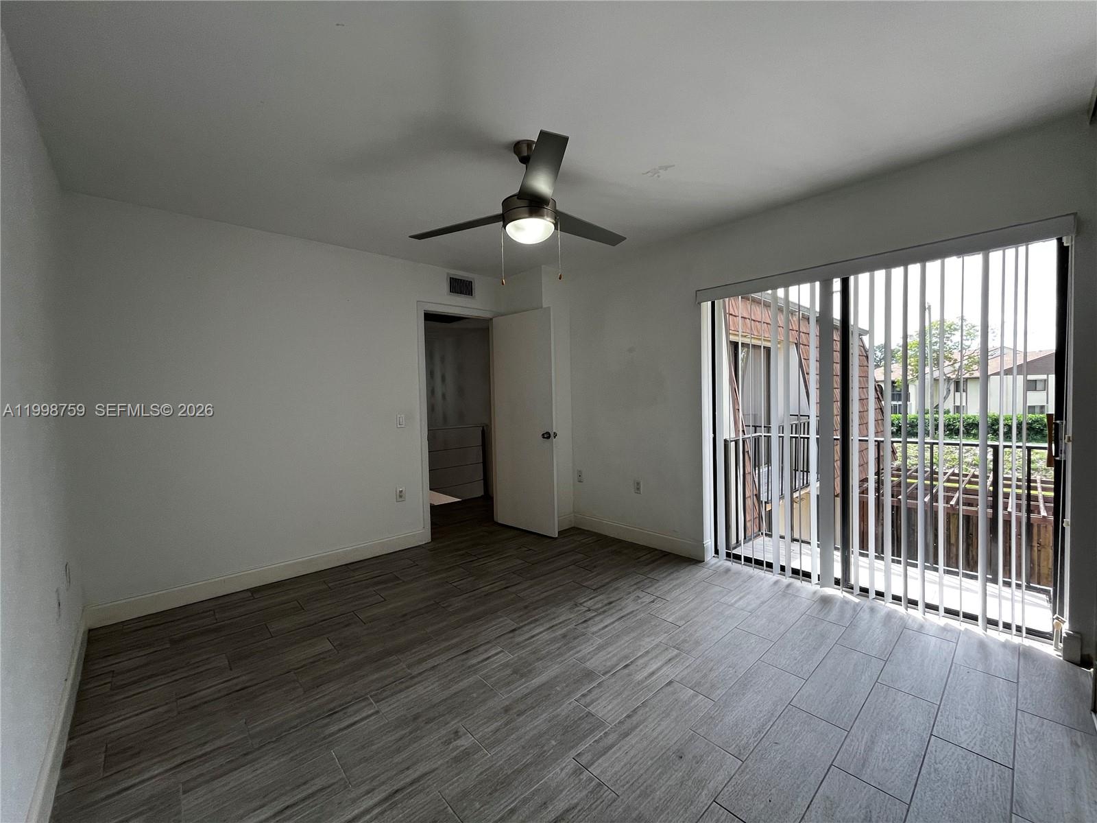 SHERWOOD LAKES - Residential