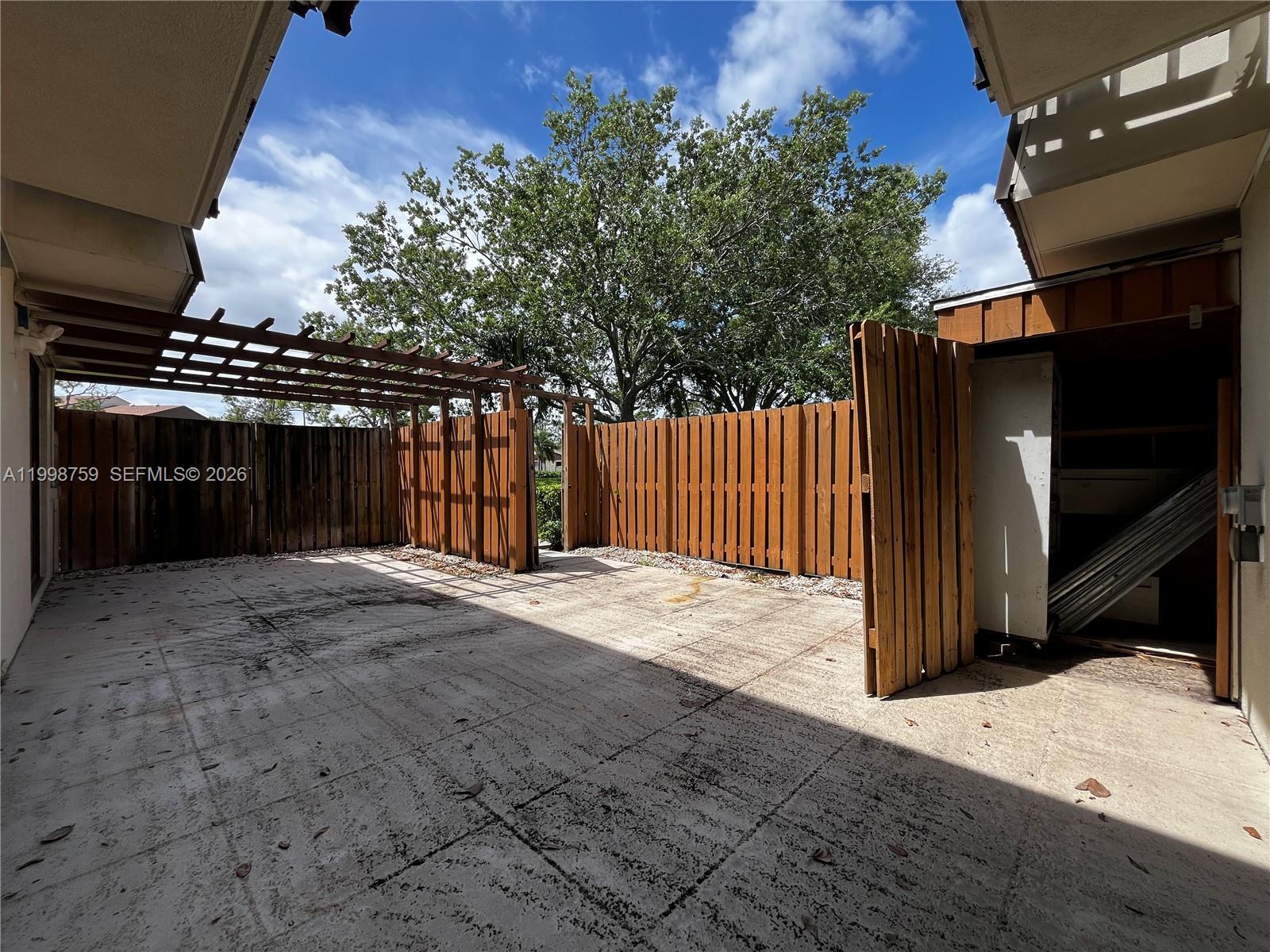 SHERWOOD LAKES - Residential