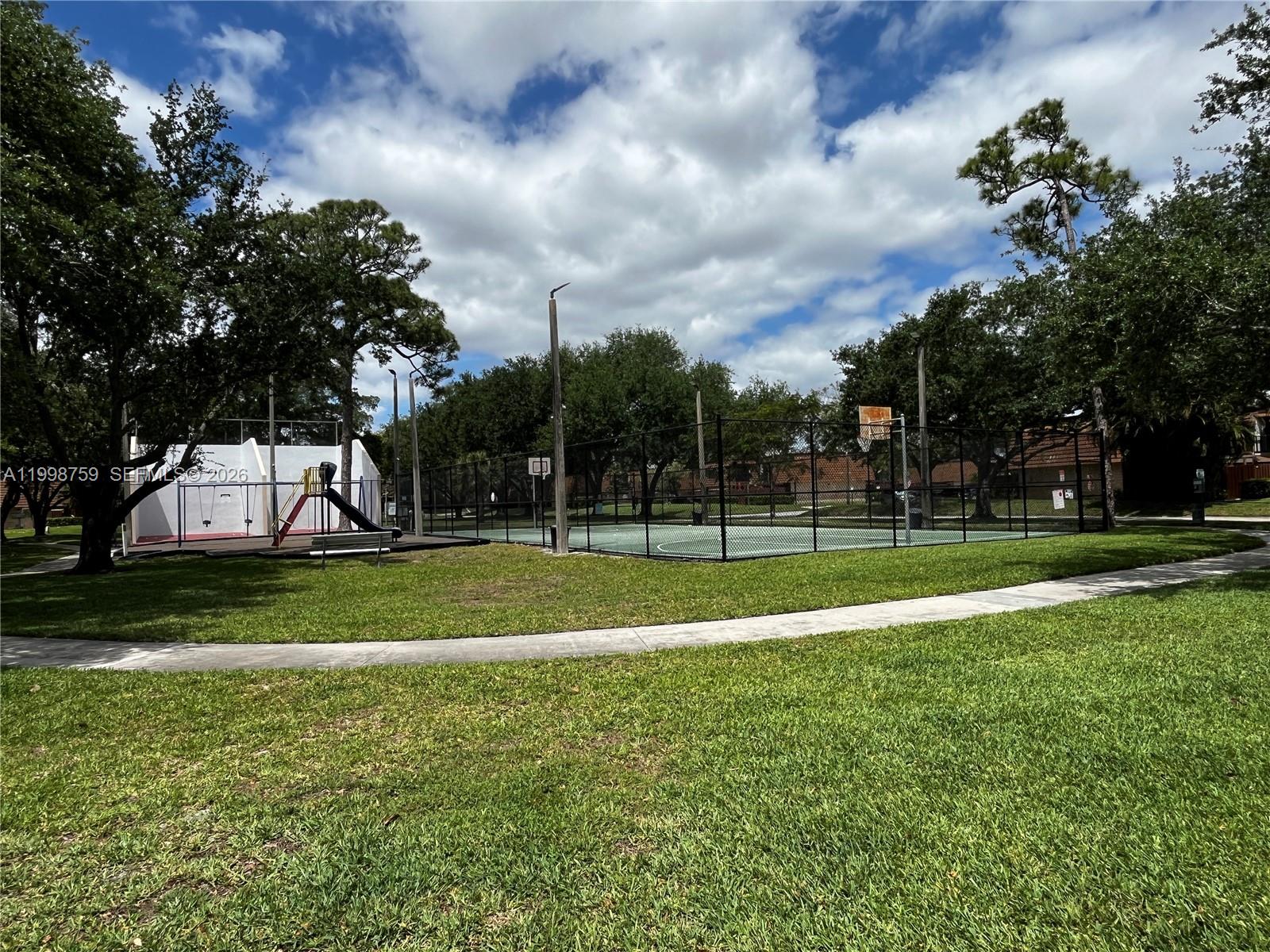 SHERWOOD LAKES - Residential