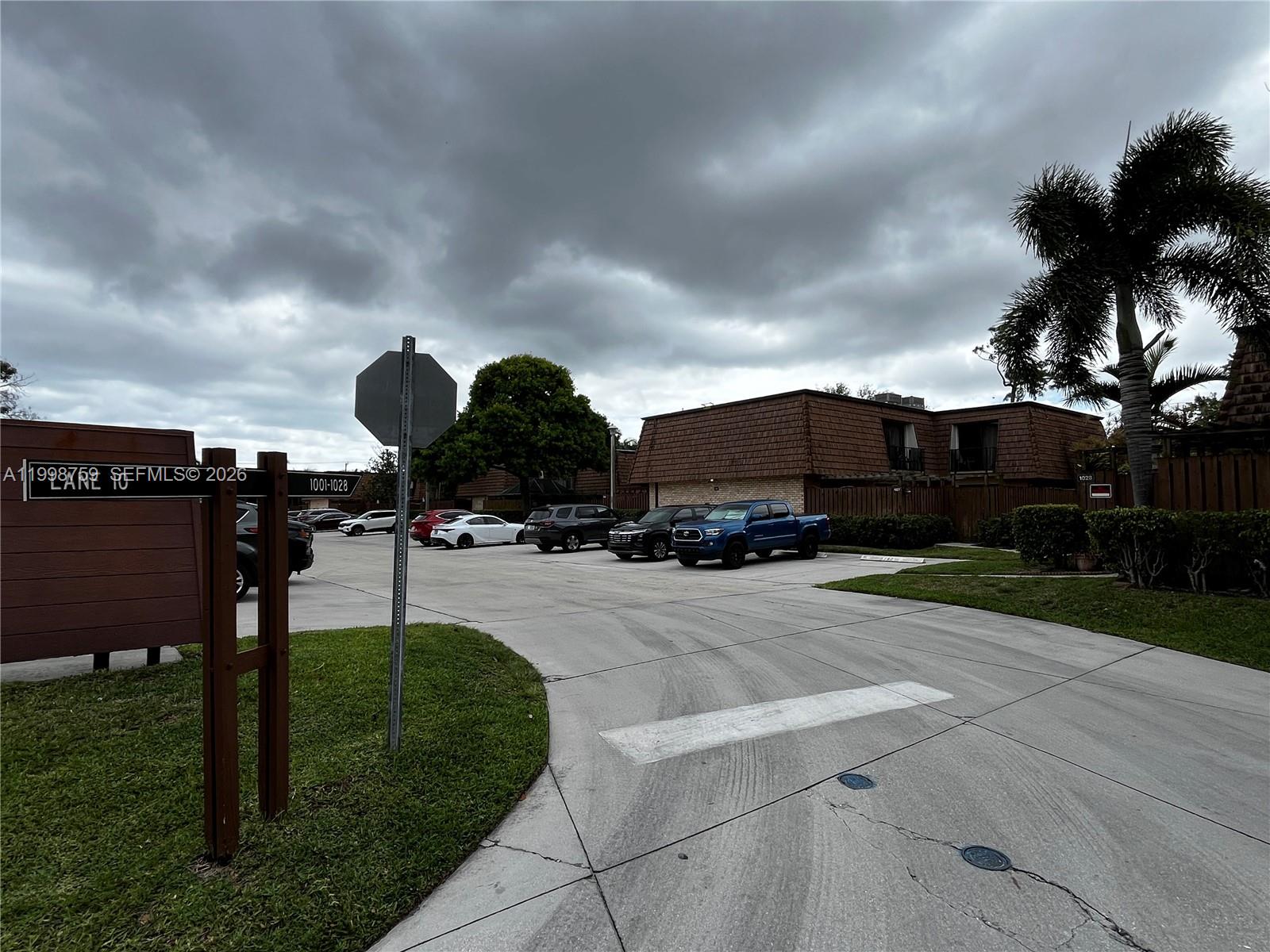 SHERWOOD LAKES - Residential