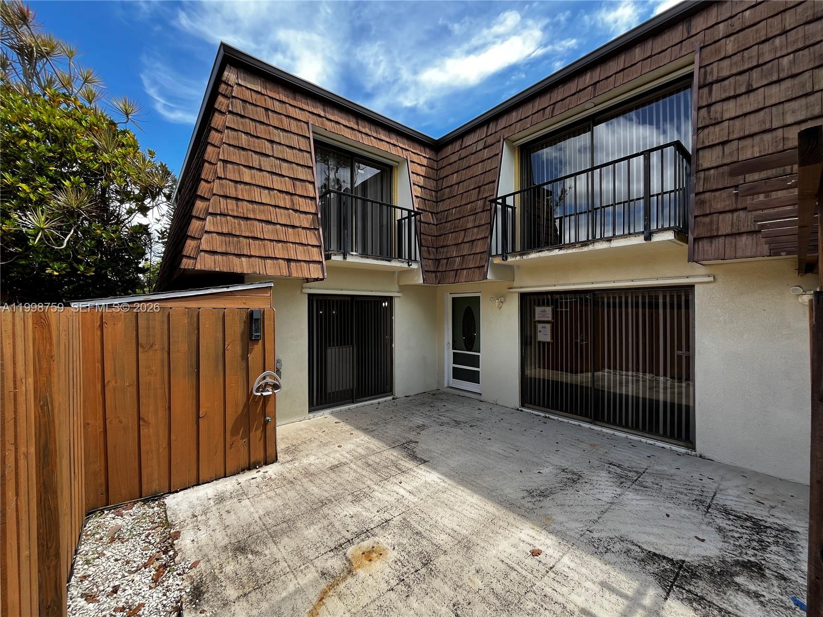 SHERWOOD LAKES - Residential