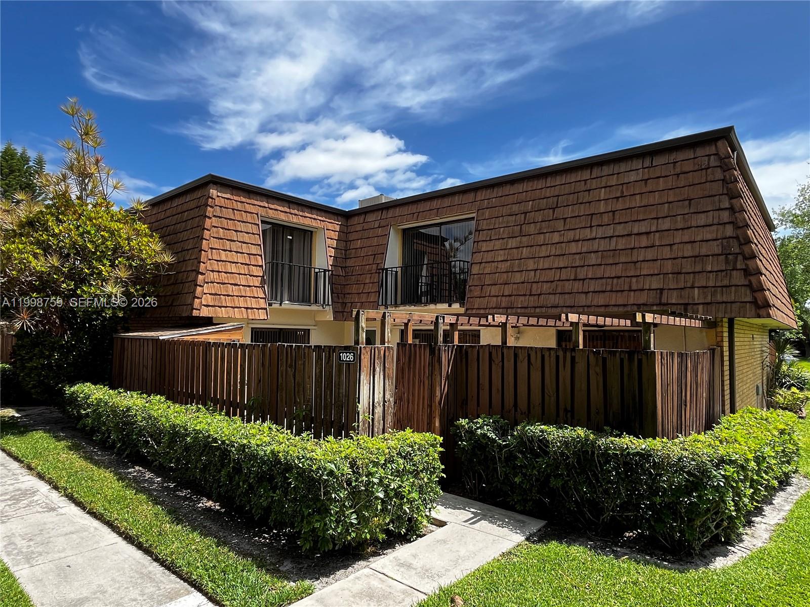 SHERWOOD LAKES - Residential