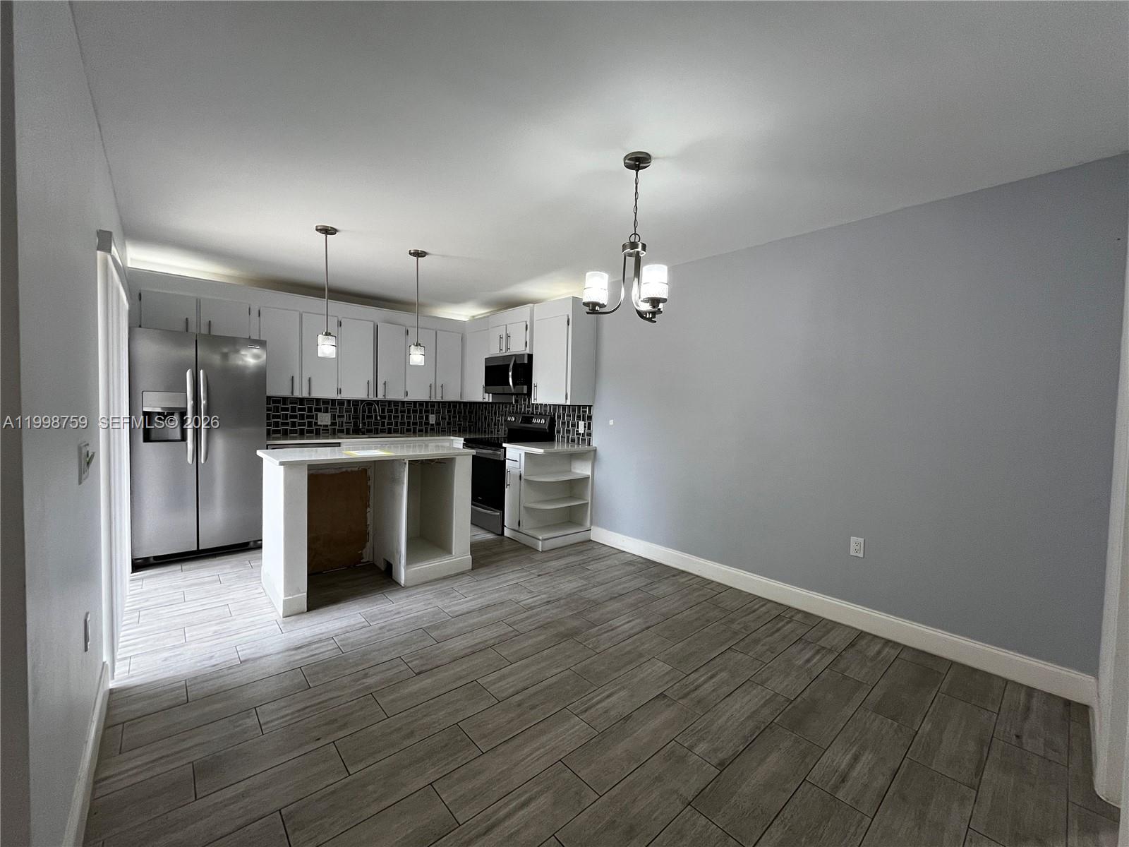 SHERWOOD LAKES - Residential