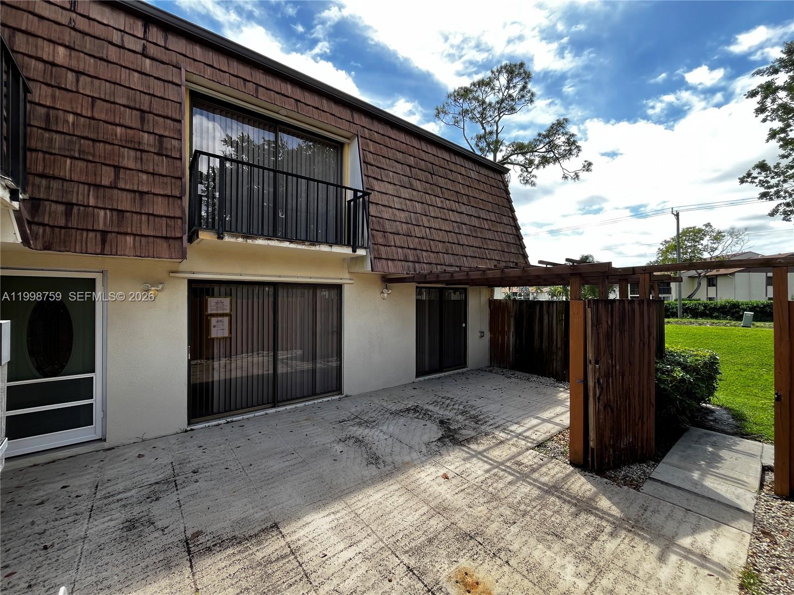 SHERWOOD LAKES - Residential