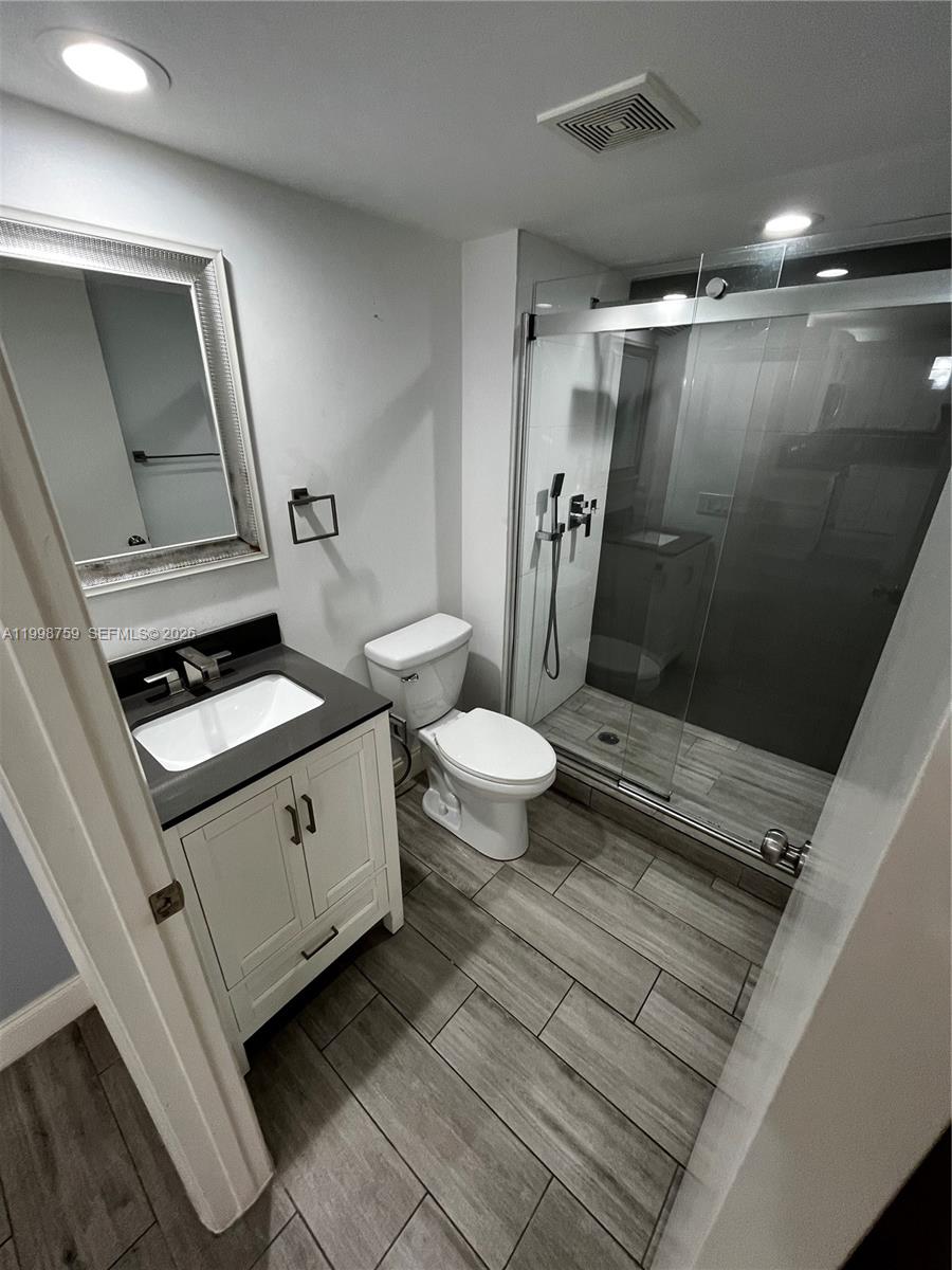 SHERWOOD LAKES - Residential