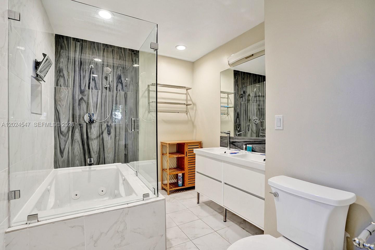 HOLLYWOOD LAKES SECTION - Residential Lease