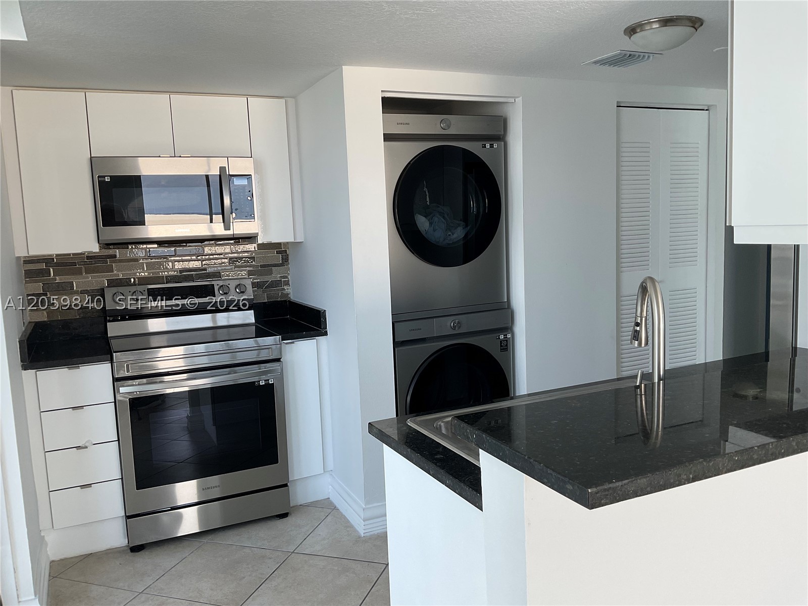 7600 Collins Ave 1008