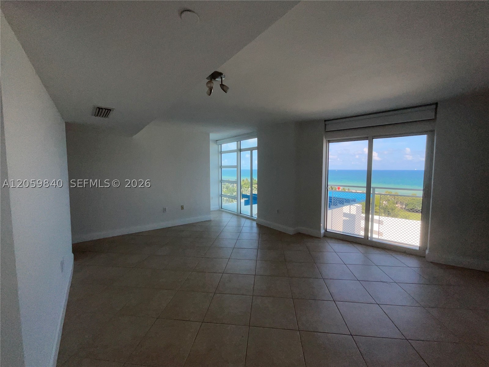 7600 Collins Ave 1008