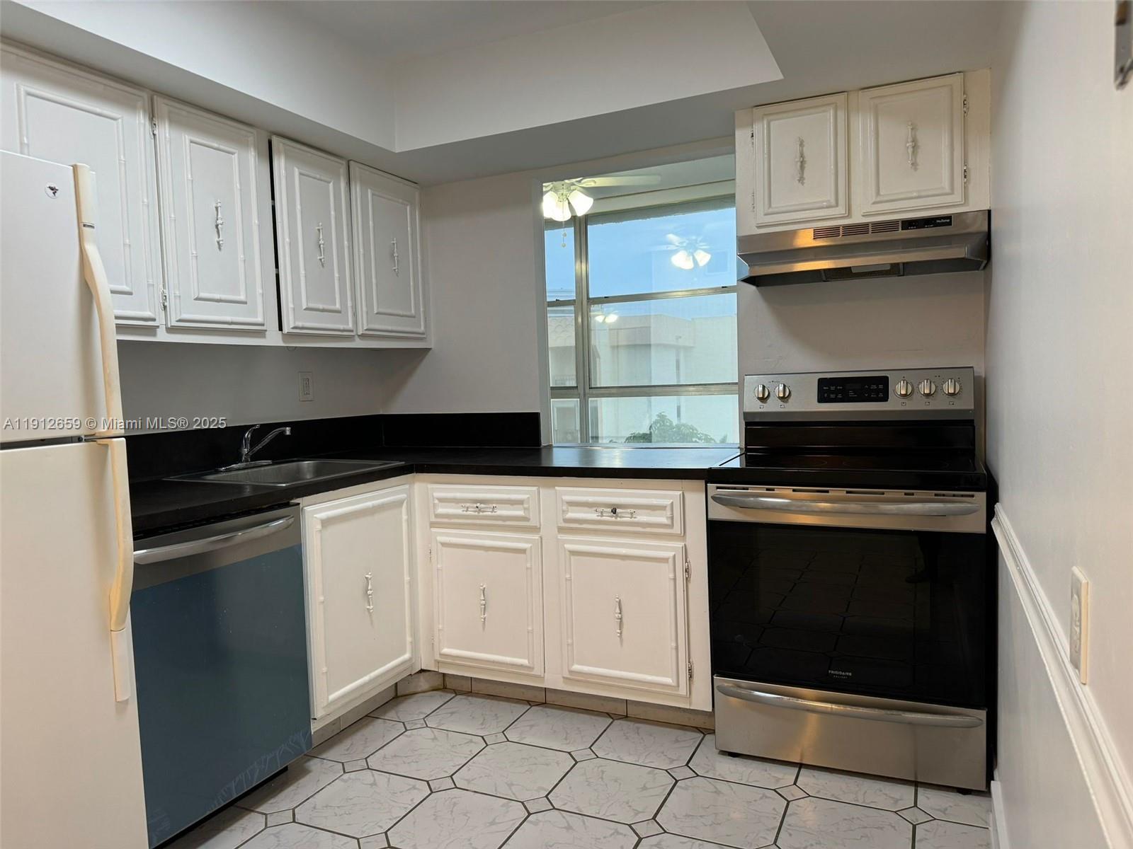 DESOTO PARK CONDO - Residential Lease