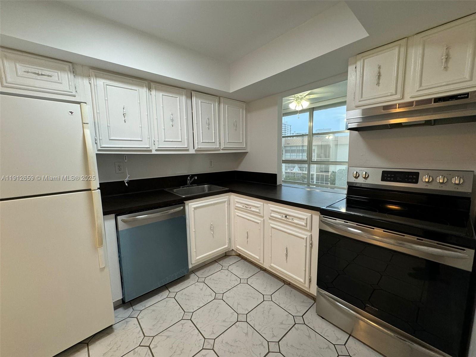 DESOTO PARK CONDO - Residential Lease