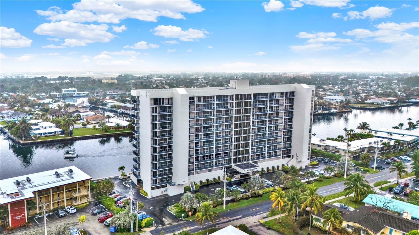 SILVER THATCH INTRACOASTA - Residential