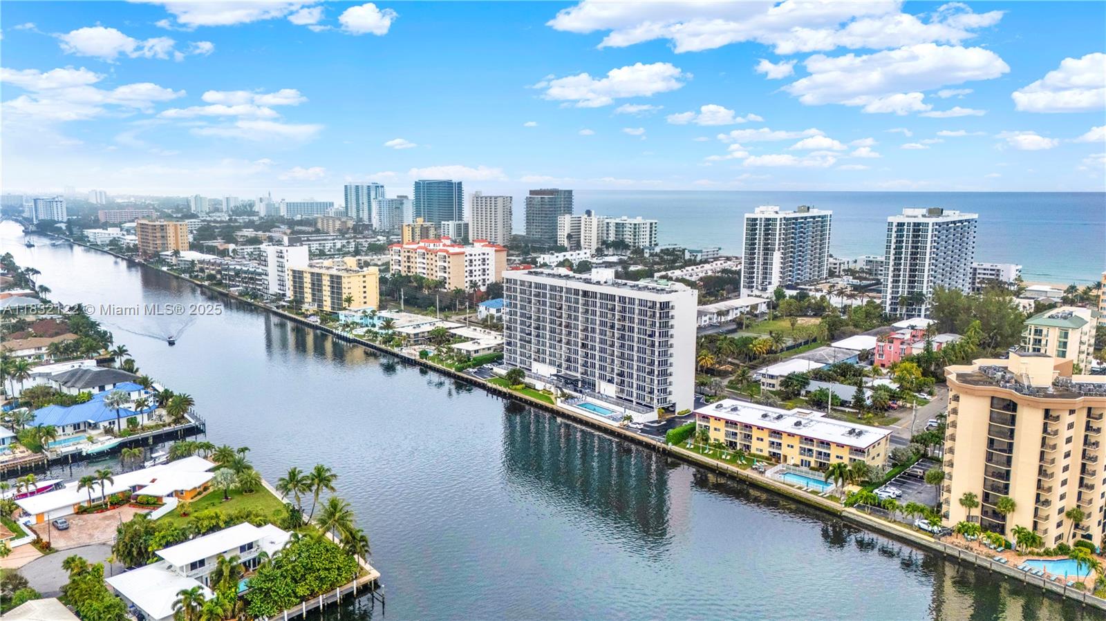 SILVER THATCH INTRACOASTA - Residential