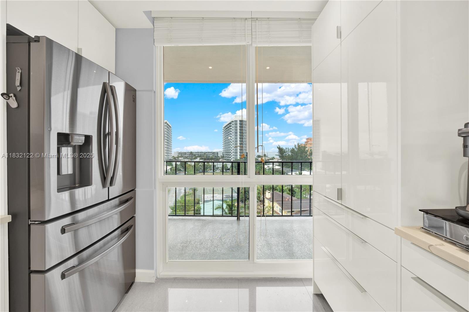 SILVER THATCH INTRACOASTA - Residential