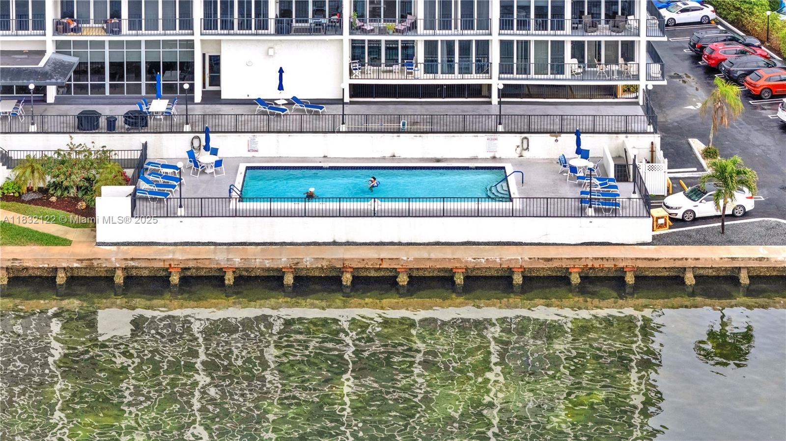 SILVER THATCH INTRACOASTA - Residential