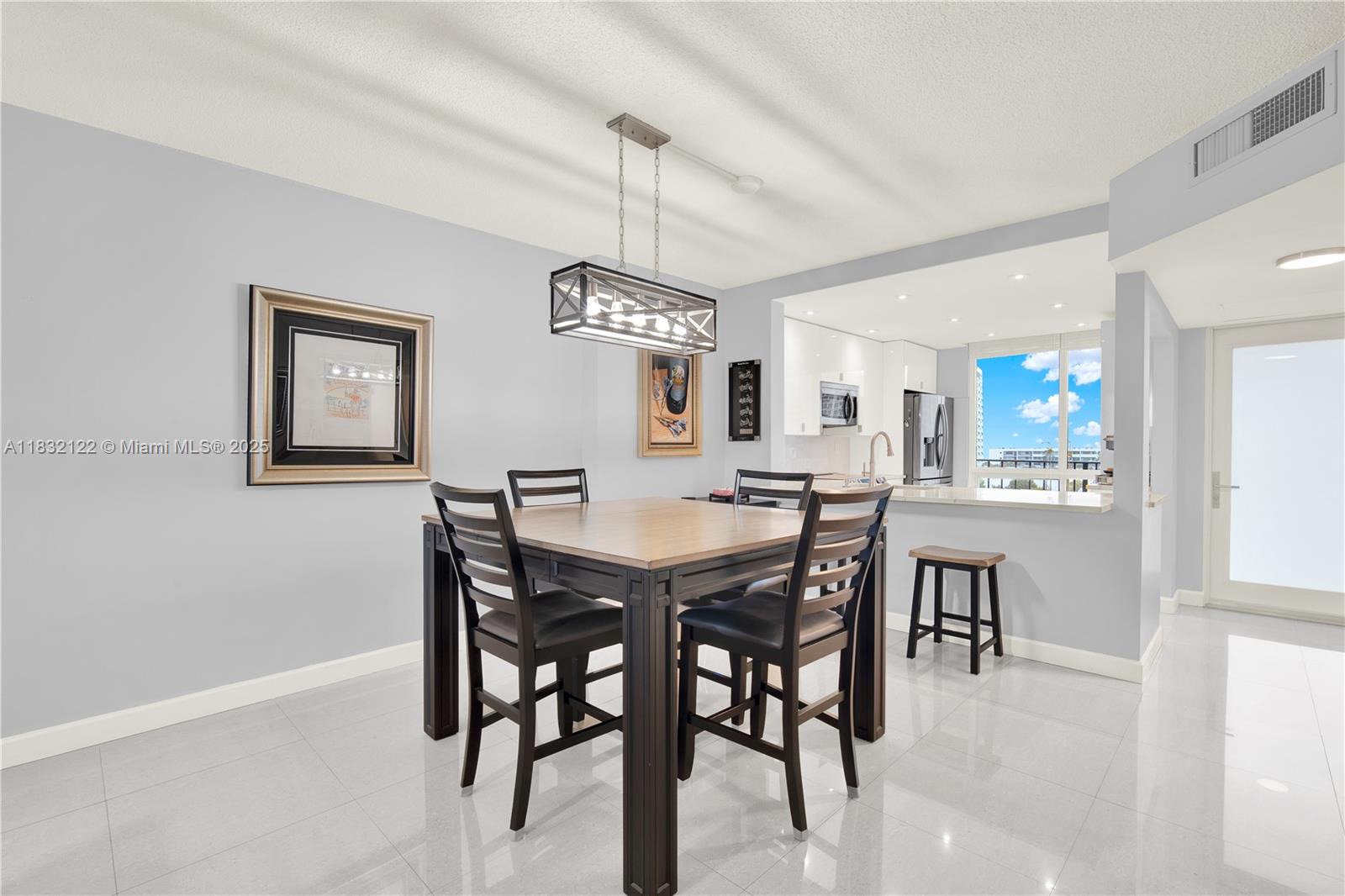 SILVER THATCH INTRACOASTA - Residential
