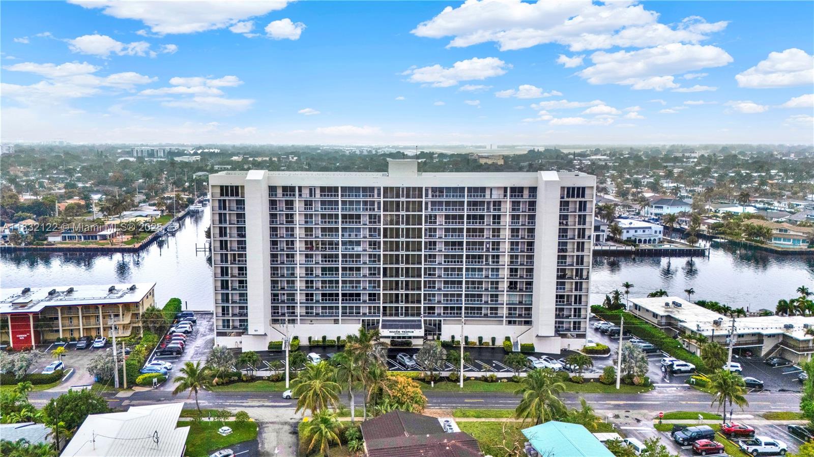 SILVER THATCH INTRACOASTA - Residential