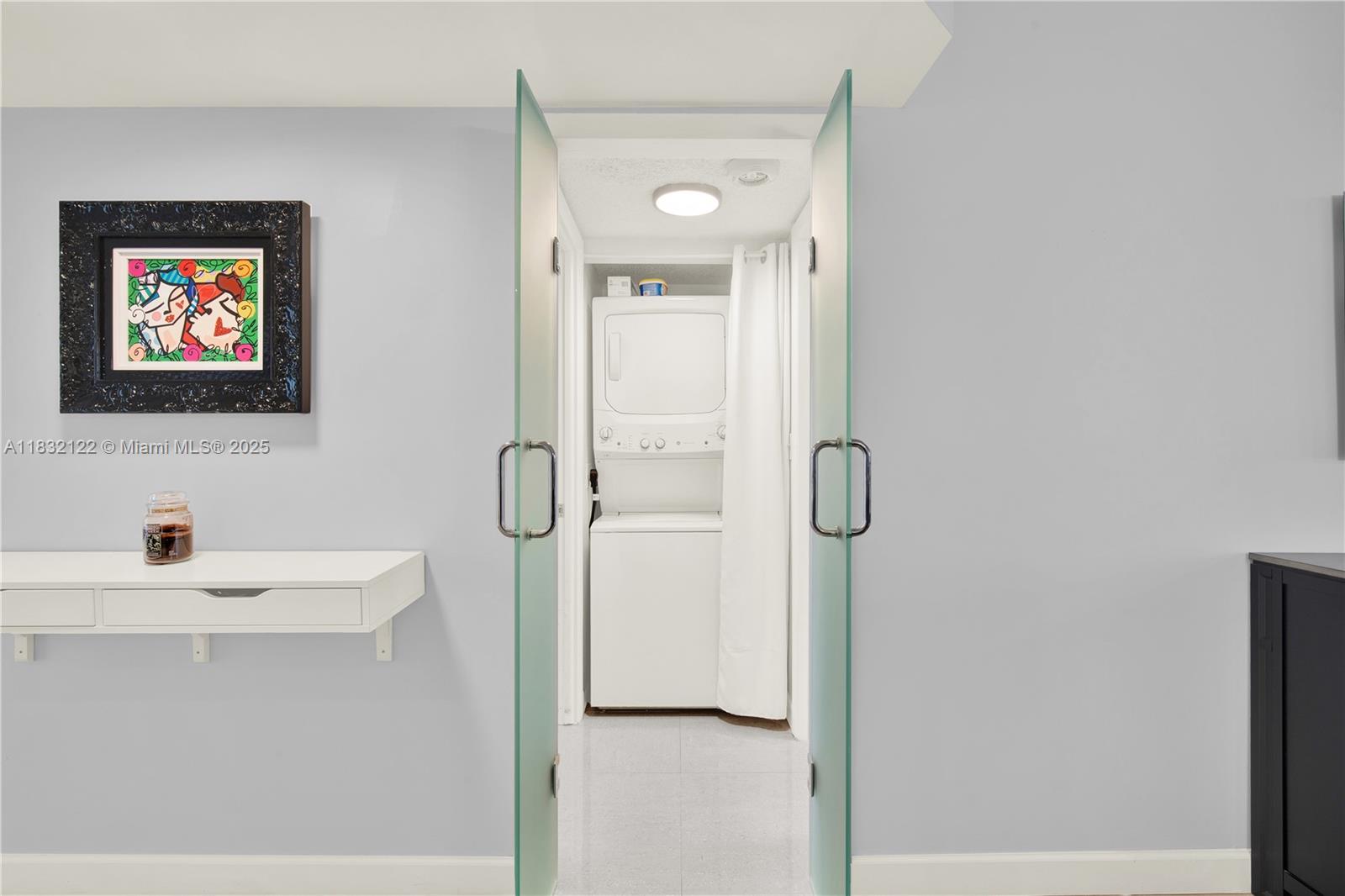 SILVER THATCH INTRACOASTA - Residential