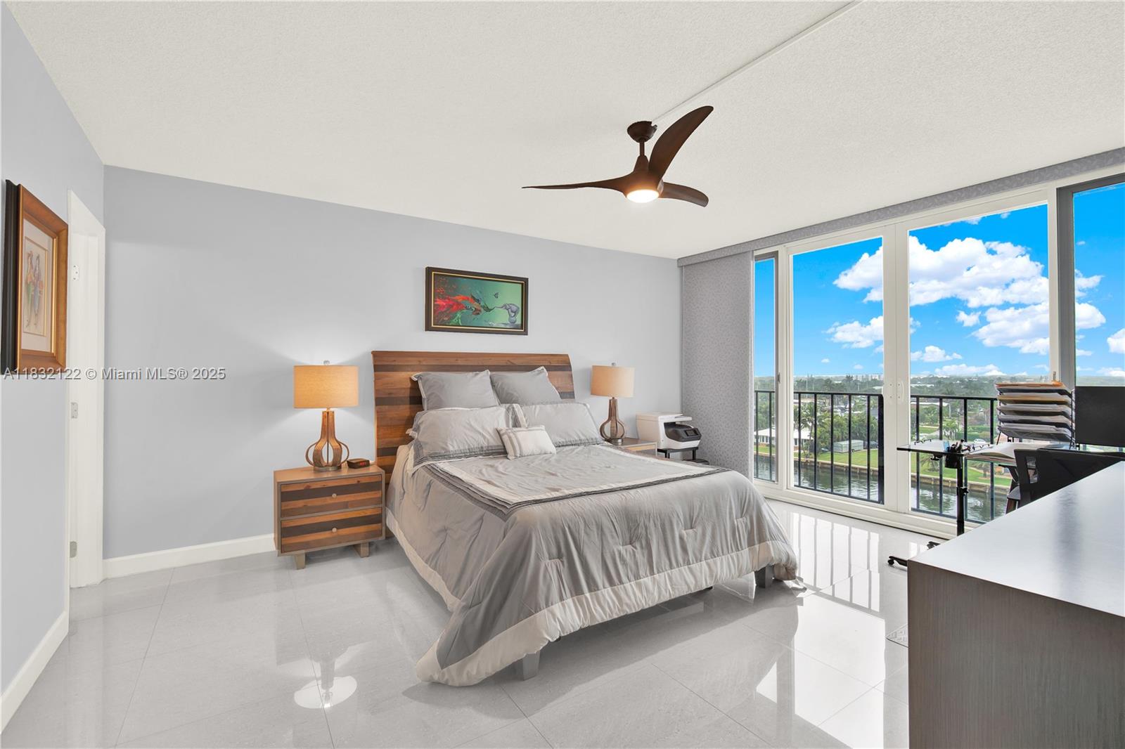 SILVER THATCH INTRACOASTA - Residential