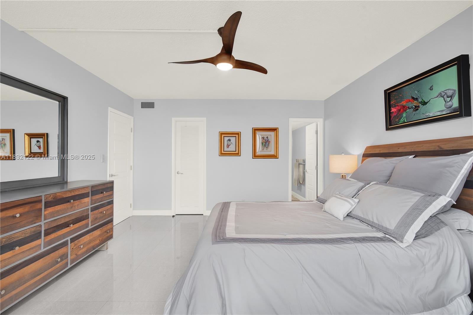 SILVER THATCH INTRACOASTA - Residential