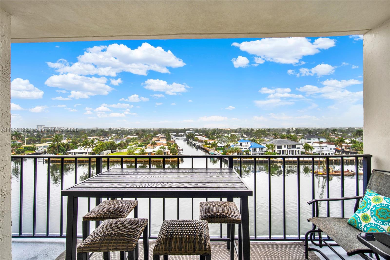 SILVER THATCH INTRACOASTA - Residential