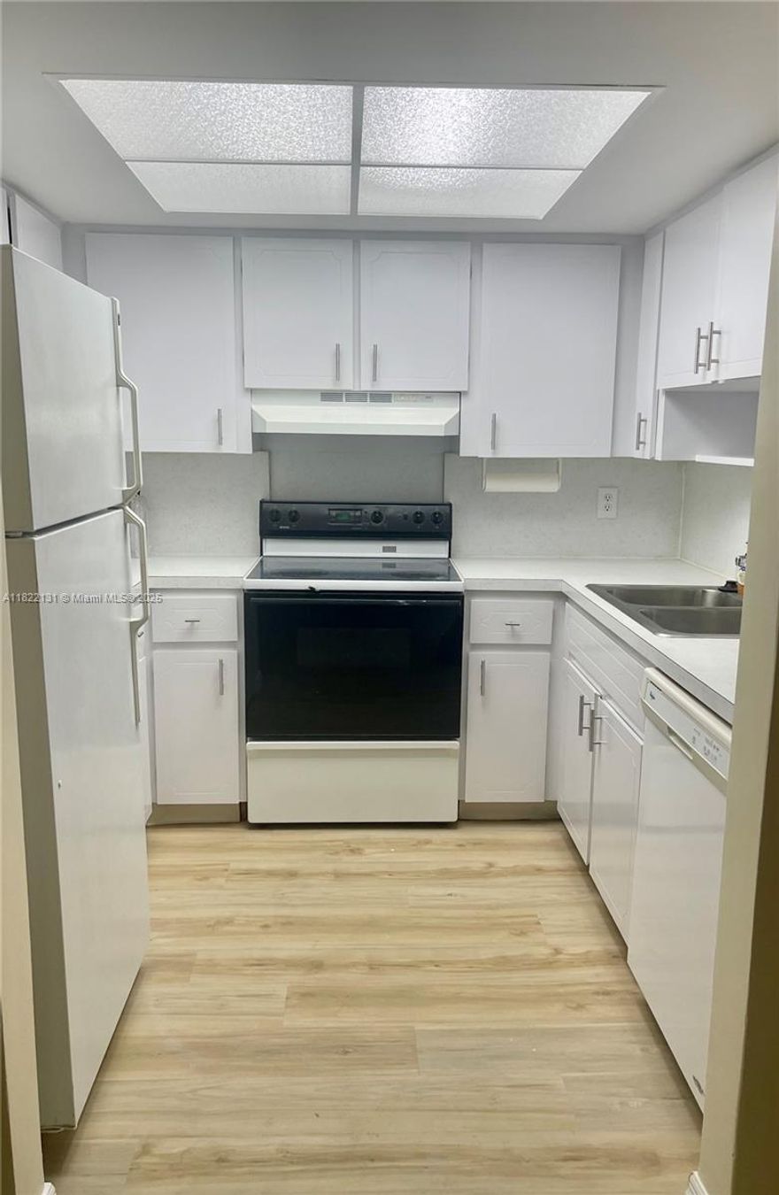Beautiful 2/2 first floor, end unit with community pool in the heart of Palm Beach Gardens.  Freshly painted, new laminate floors,updated kitchen and baths and new washer/dryer in the unit.   Large screened in porch to relax in.  Split floor plan that is perfect for room mates, families or home office. Conveniently located to shopping, schools, beaches, parks as well as easy access to I95 and the turnpike.  Everything your looking for.