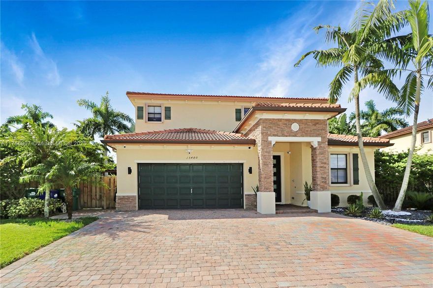 Beautiful single family home, with 5 Beds and 3 bath, located in a great neighborhood, conveniently located to medical facilities, shopping, schools, restaurants and financial institutions. This amazing home is in perfect condition, the home is tastefully decorated with new wallpaper and stylish finishes throughout. Tile flooring and a 2-car garage with extra storage and wall unit make this home both functional and beautiful. Ready to move in!