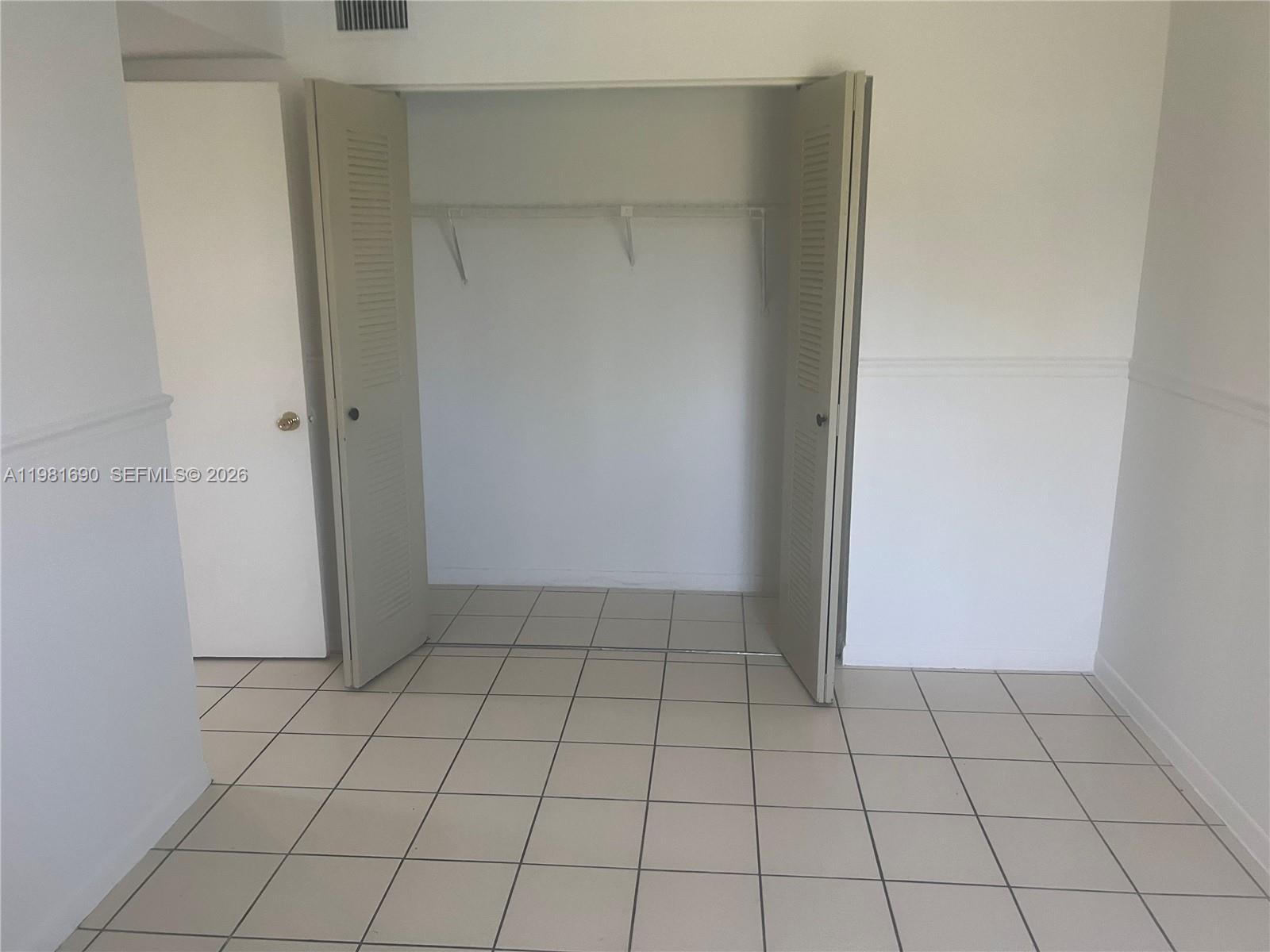 SOLEIL LAKE CONDO - Residential Lease