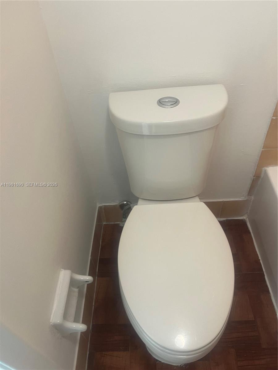 SOLEIL LAKE CONDO - Residential Lease