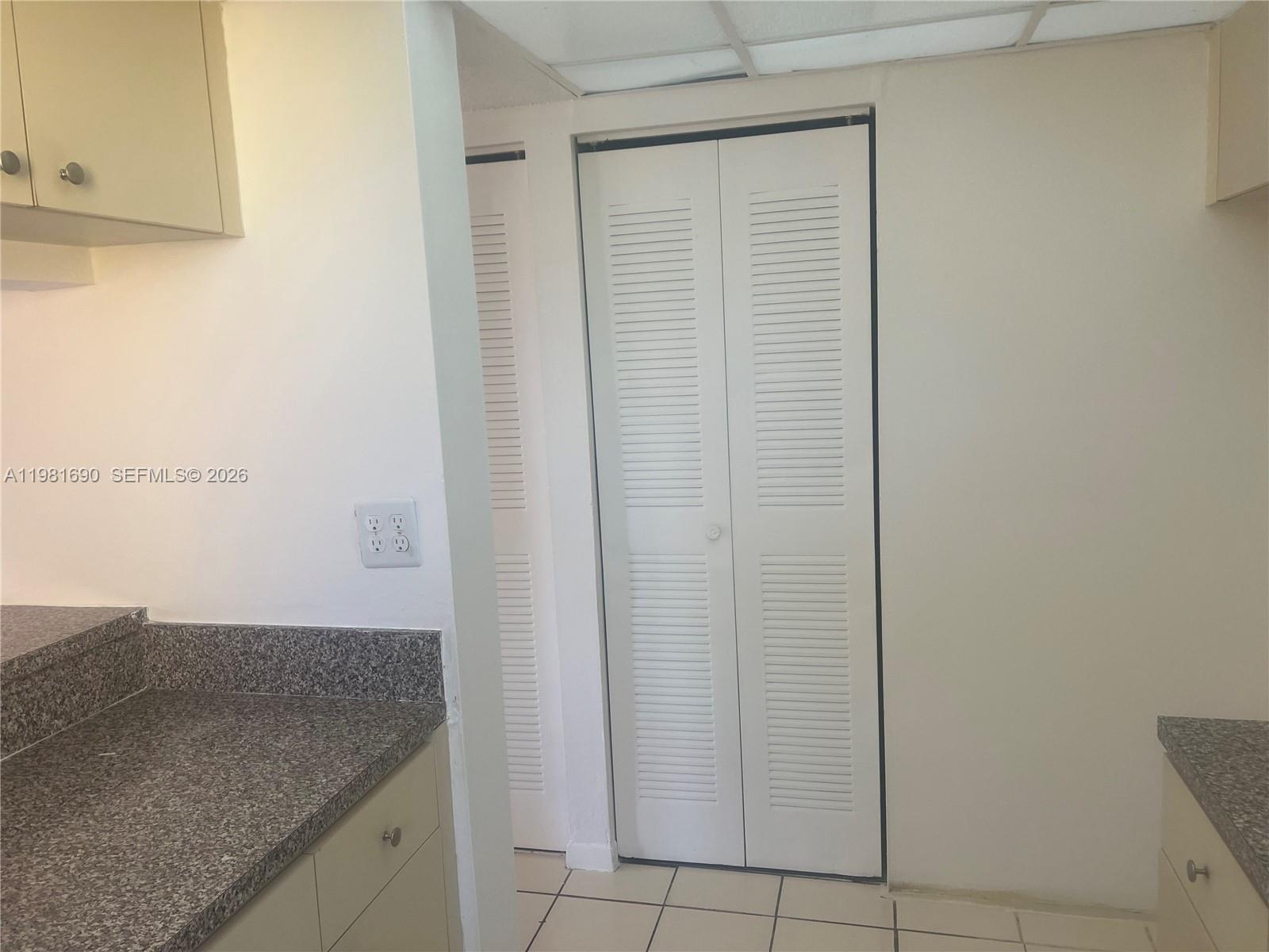 SOLEIL LAKE CONDO - Residential Lease