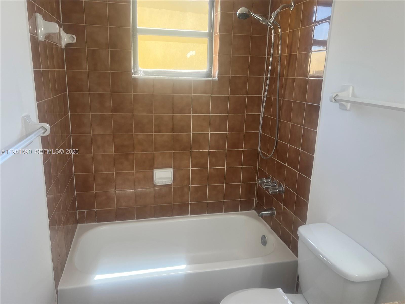 SOLEIL LAKE CONDO - Residential Lease