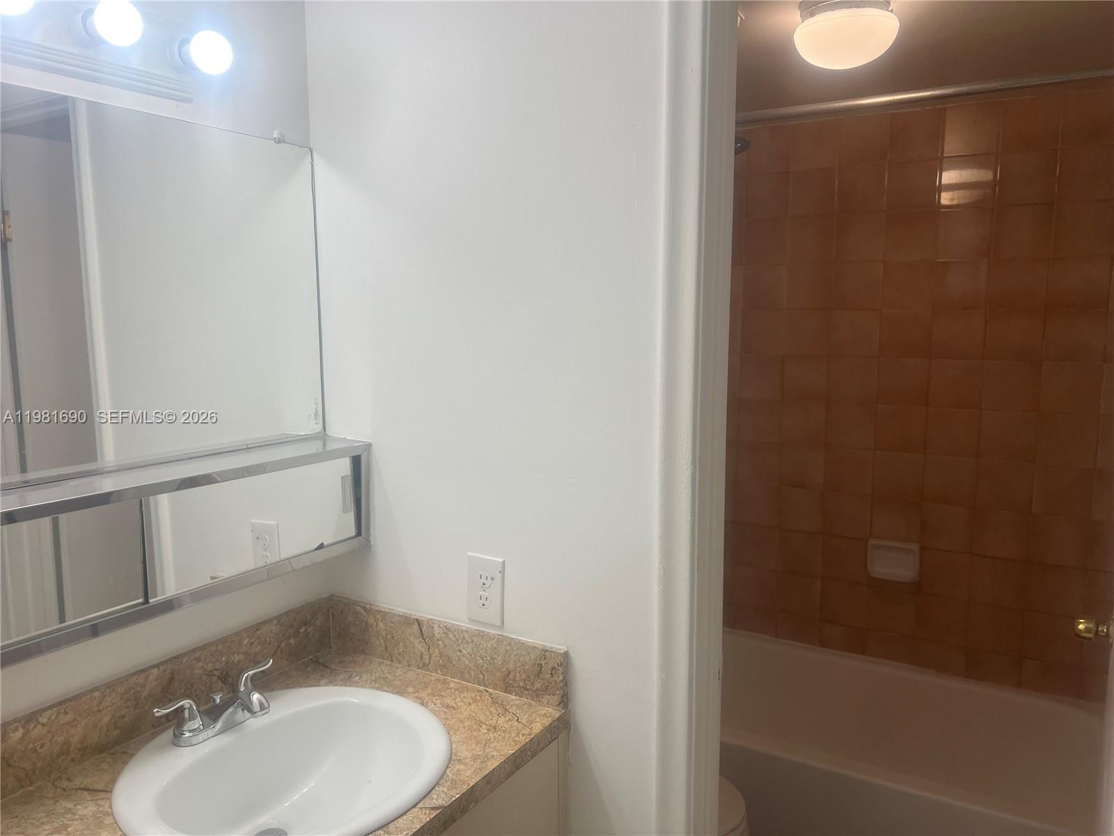 SOLEIL LAKE CONDO - Residential Lease