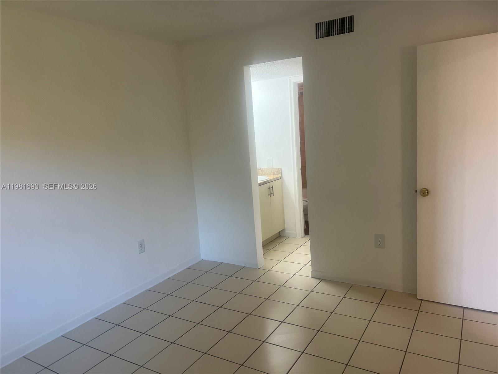 SOLEIL LAKE CONDO - Residential Lease