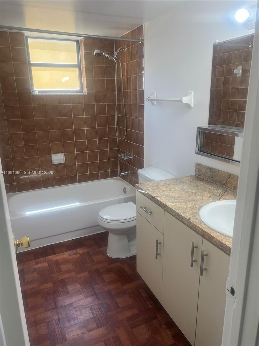 SOLEIL LAKE CONDO - Residential Lease