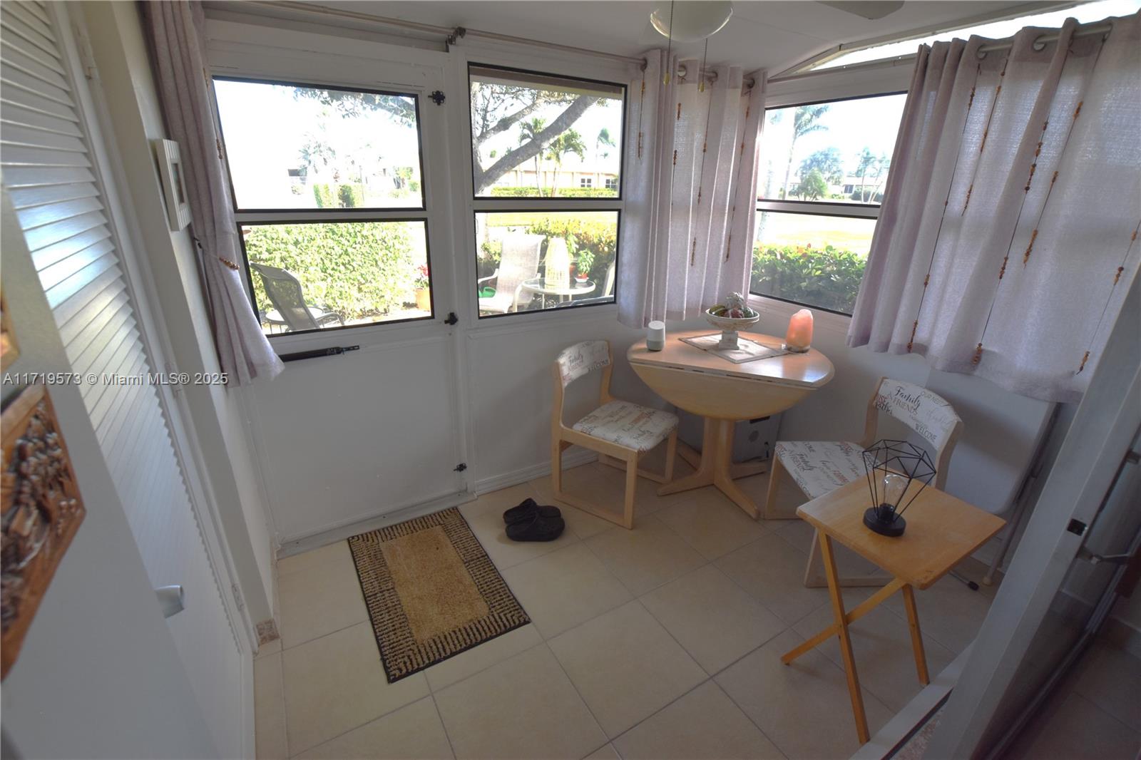 CRESTHAVEN VILLAS CONDO 1 - Residential