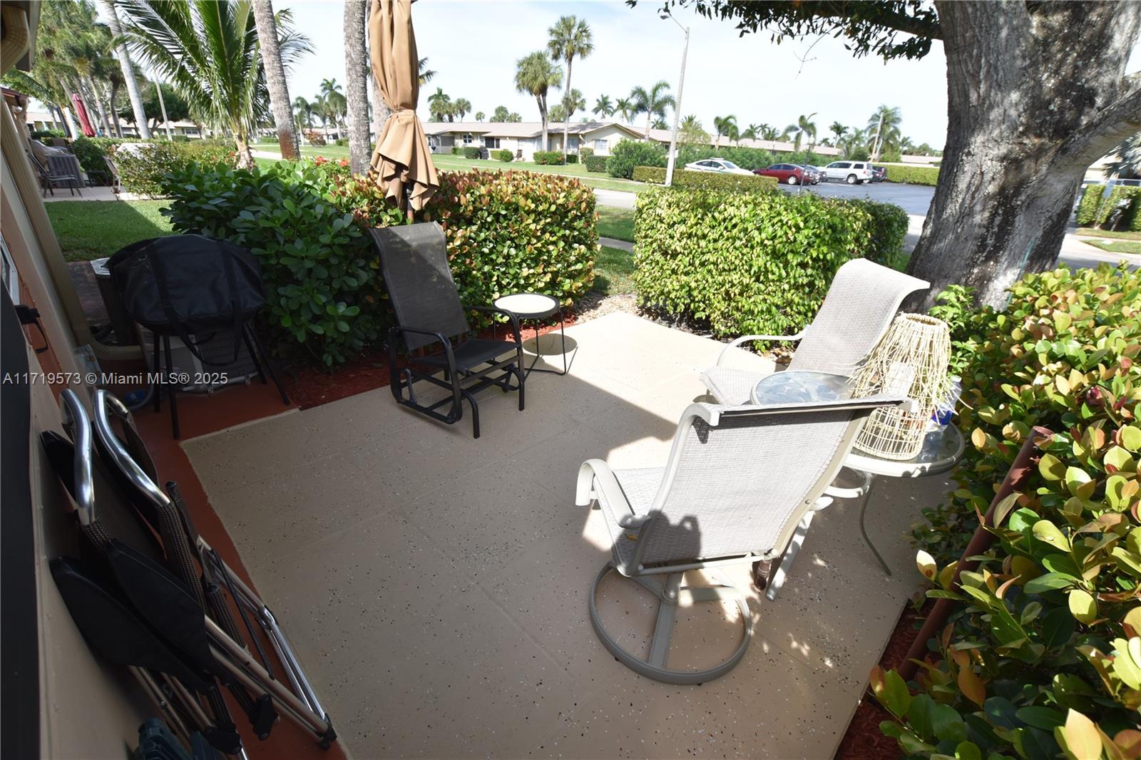 CRESTHAVEN VILLAS CONDO 1 - Residential