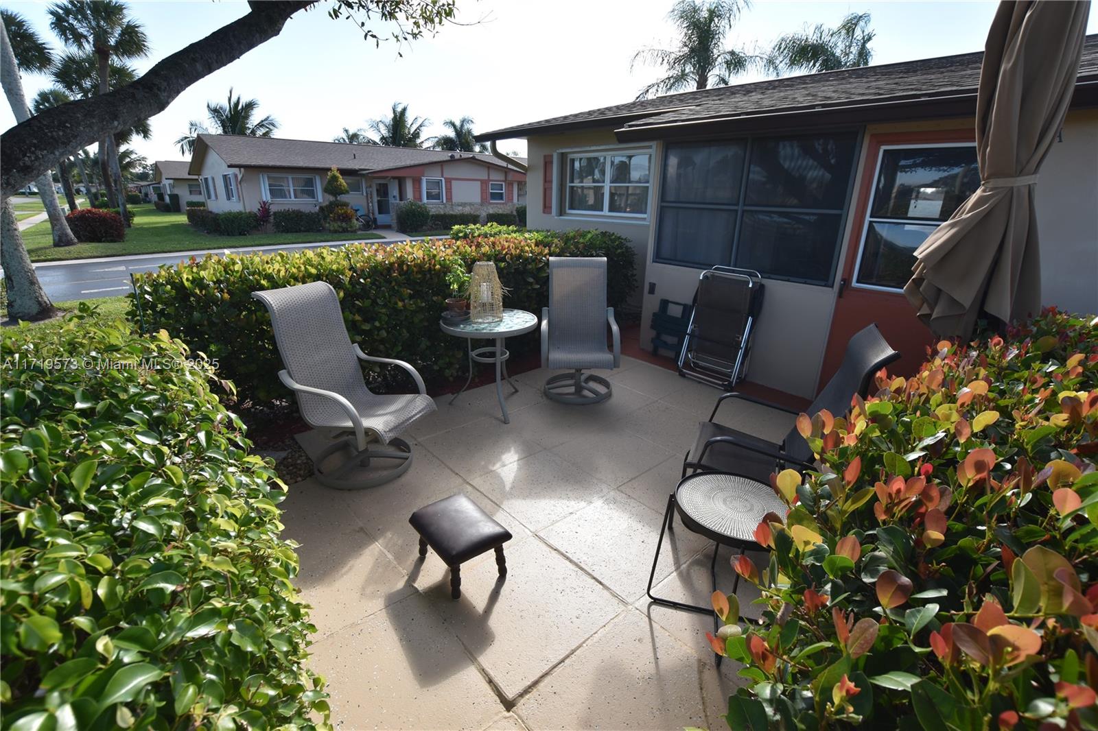 CRESTHAVEN VILLAS CONDO 1 - Residential