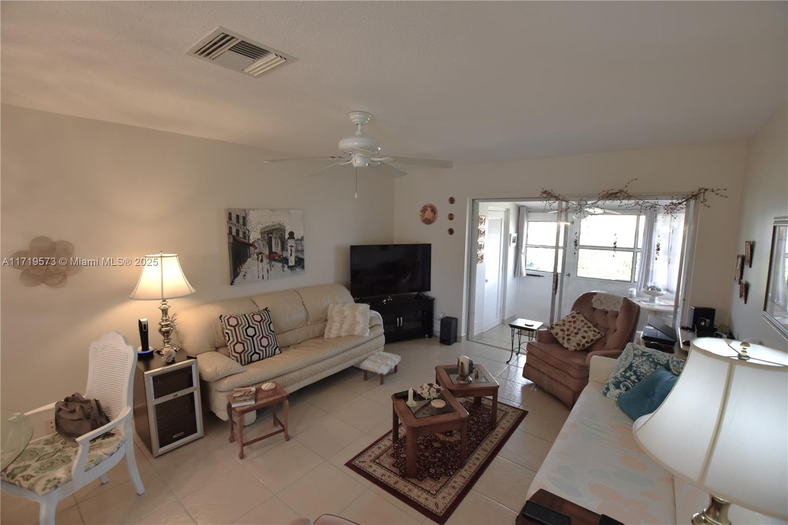 CRESTHAVEN VILLAS CONDO 1 - Residential