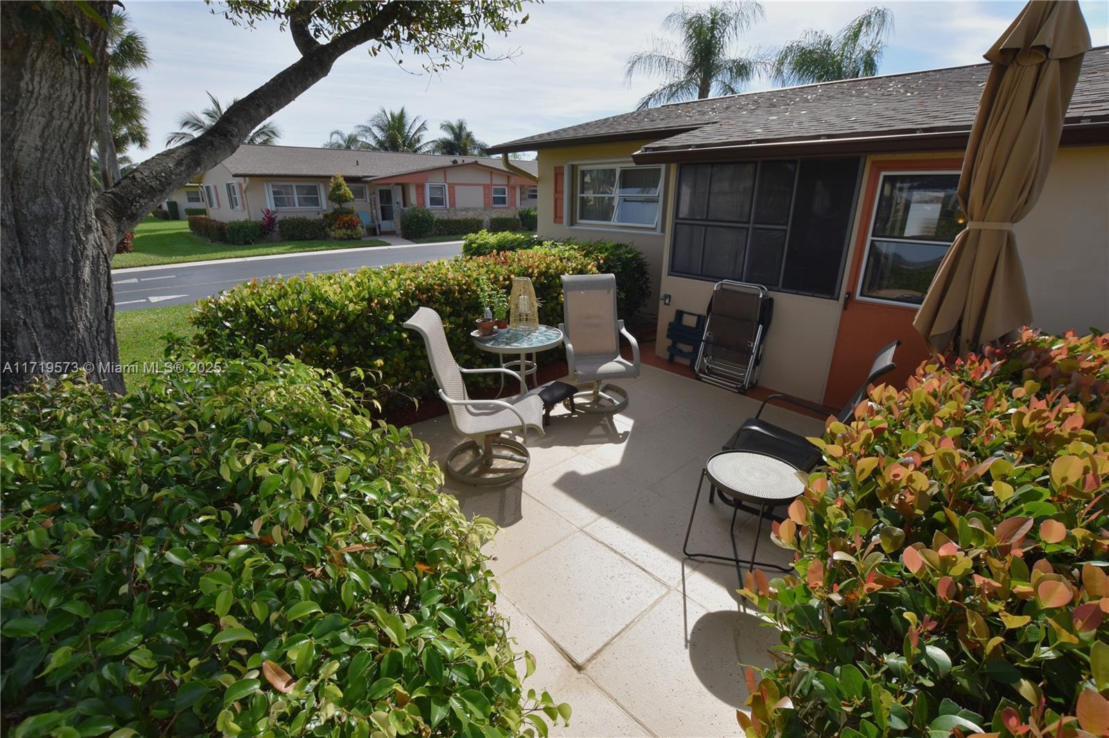 CRESTHAVEN VILLAS CONDO 1 - Residential