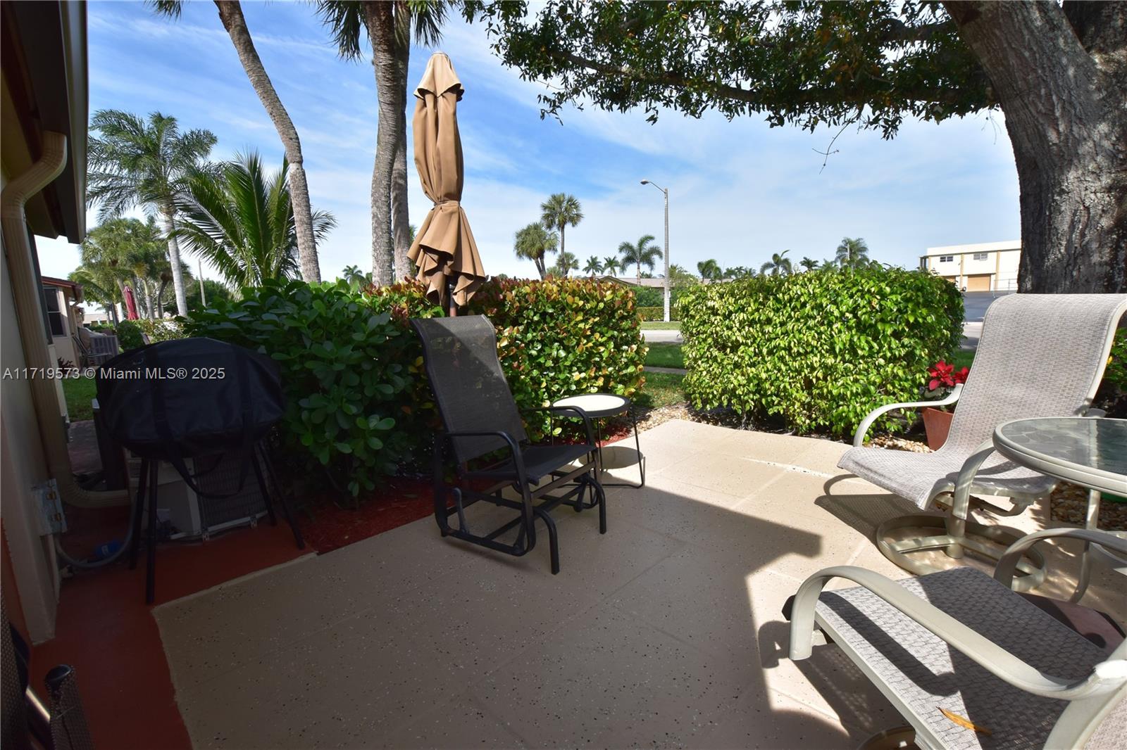 CRESTHAVEN VILLAS CONDO 1 - Residential