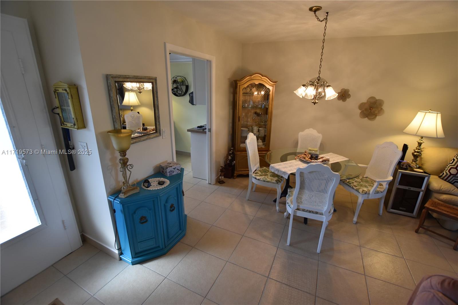 CRESTHAVEN VILLAS CONDO 1 - Residential
